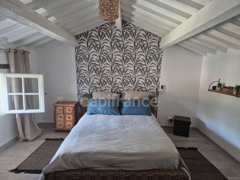 Maison à VEZENOBRES