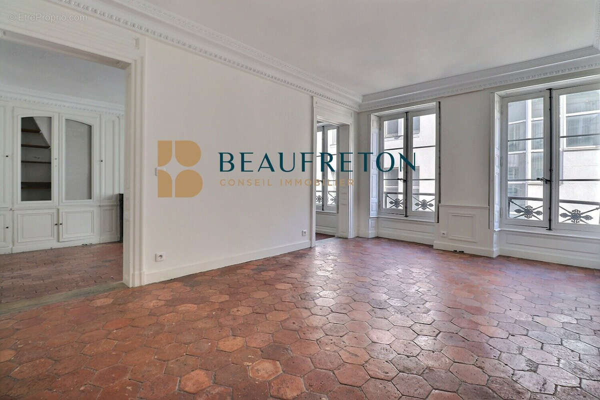 Appartement à PARIS-3E