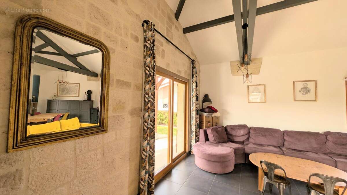 Maison 140 m² à Saint-Denis-Les-Bourg  - photo 4
