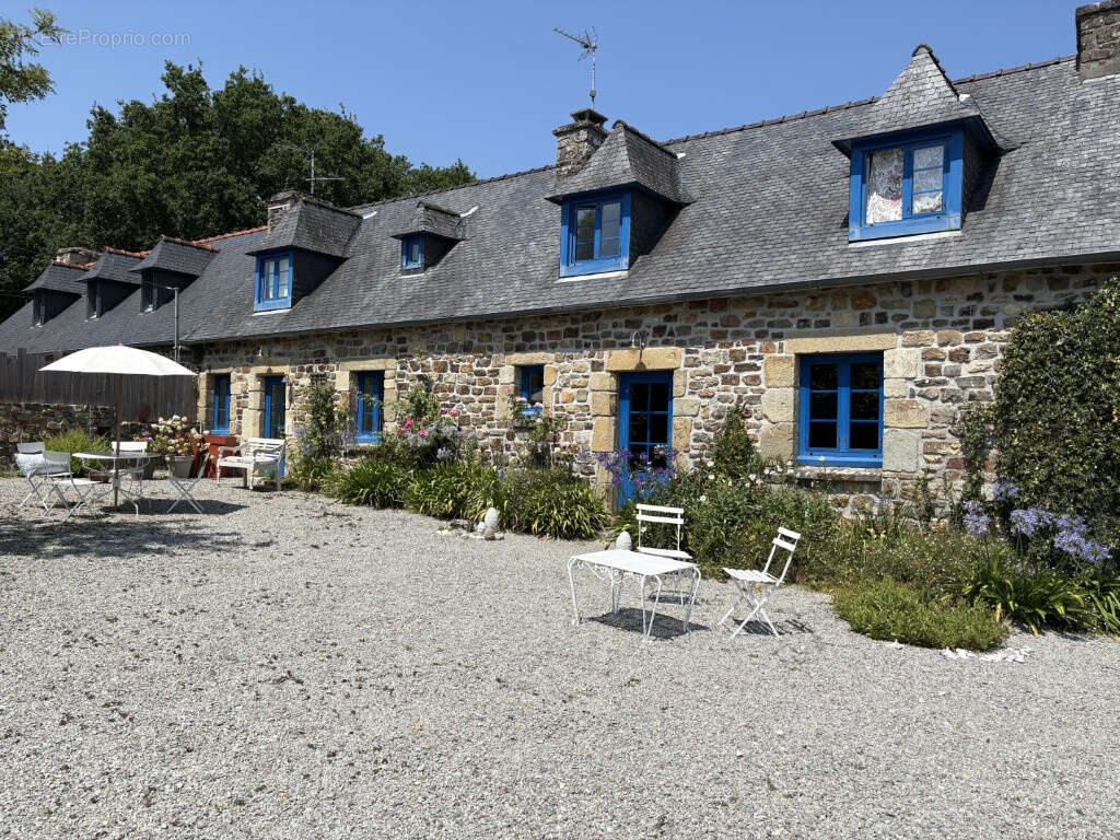 Ensemble immobilier d'exception   2 gîtes avec excellente rentabilité et une magnifique longère en pierre   Pr - photo 6