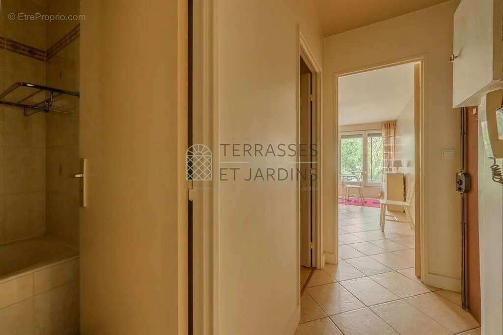 Appartement à PARIS-19E