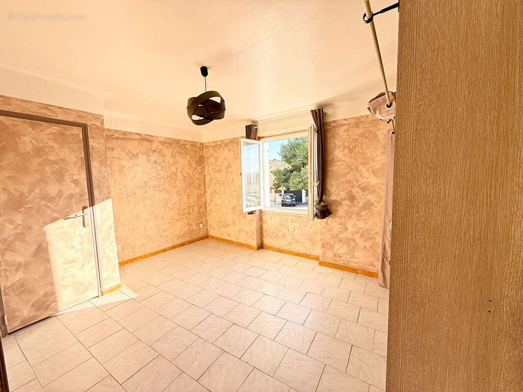 Maison à ENSUES-LA-REDONNE