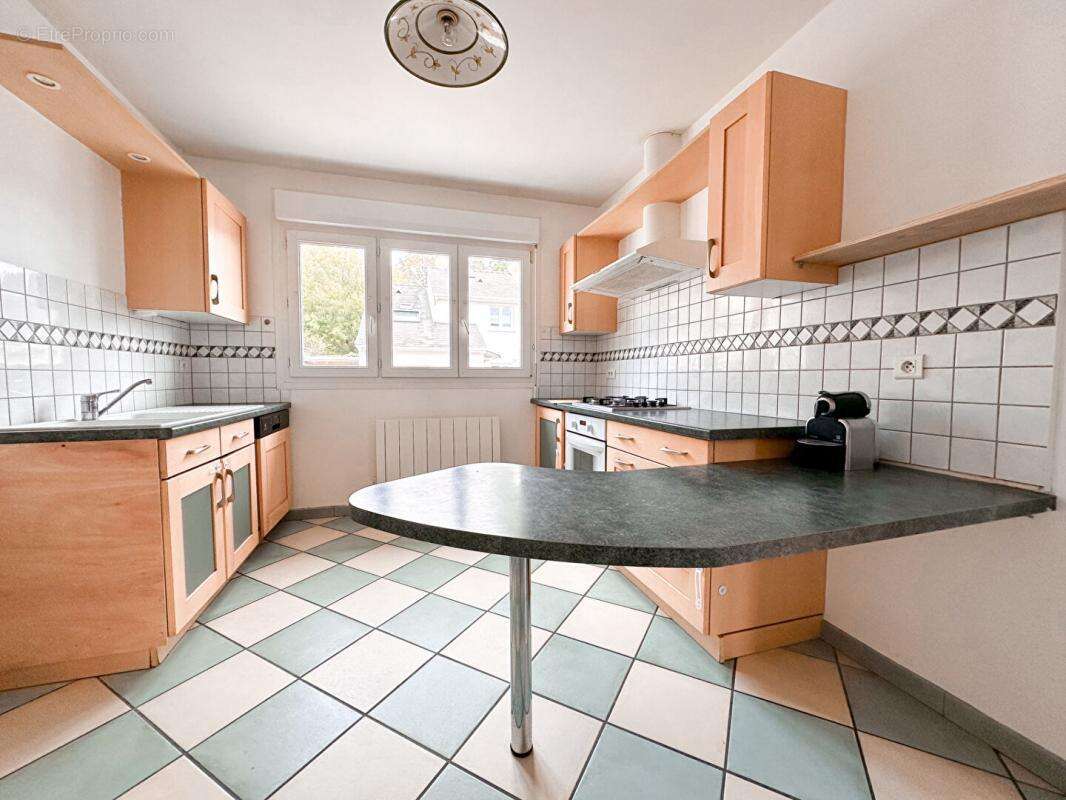 Maison à SAINT-ETIENNE-DE-MONTLUC