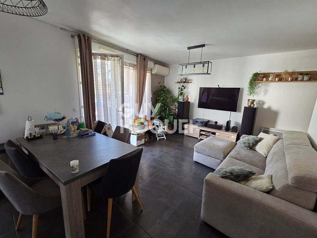 Appartement à SEPTEMES-LES-VALLONS