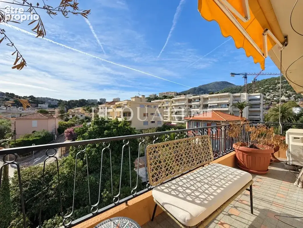 Spacieux trois pièces au troisième et dernier étage avec joli balcon, cave et possibilité garage - photo 3