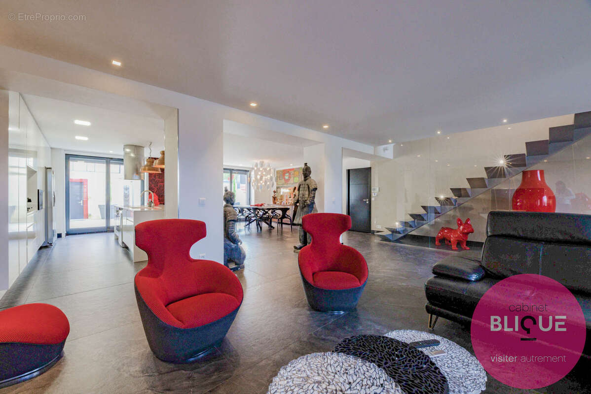 Maison à LAY-SAINT-CHRISTOPHE