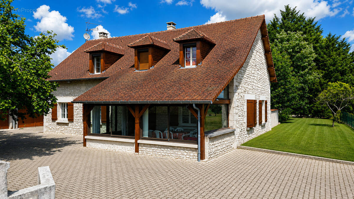 Maison à THURE