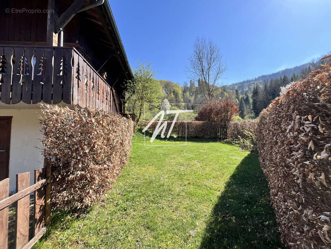 Appartement à MORILLON