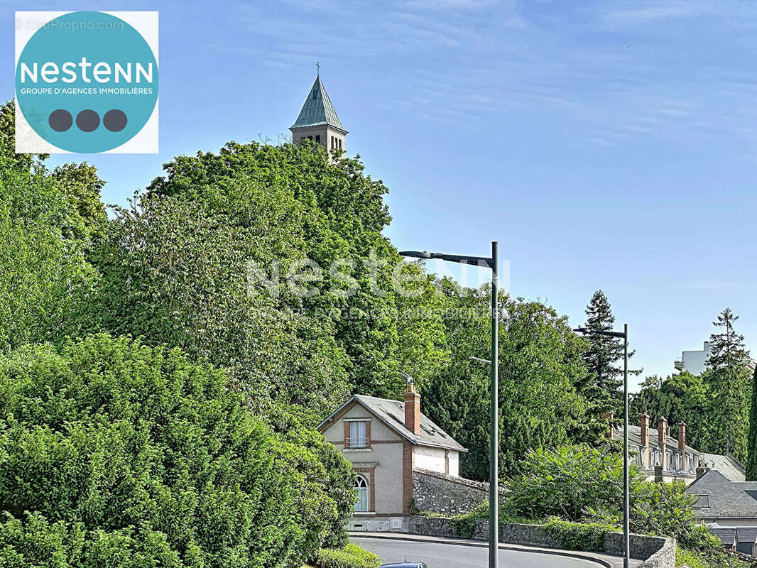Au coeur de Blois Bel appartement avec terrasse plein sud, séjour spacieux, 3 chambres, cuisine équipée, garage et place de park - photo 10
