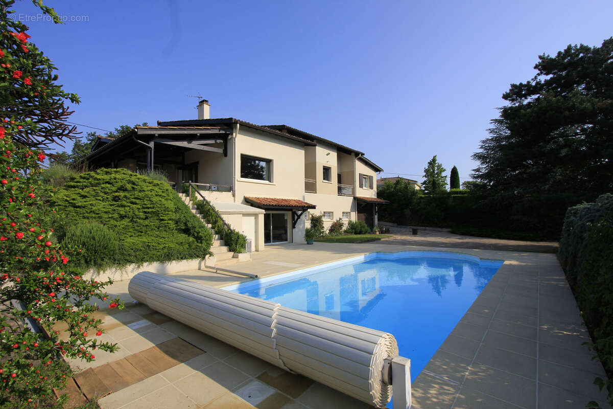 Maison t5 de 229 m2 - photo 3