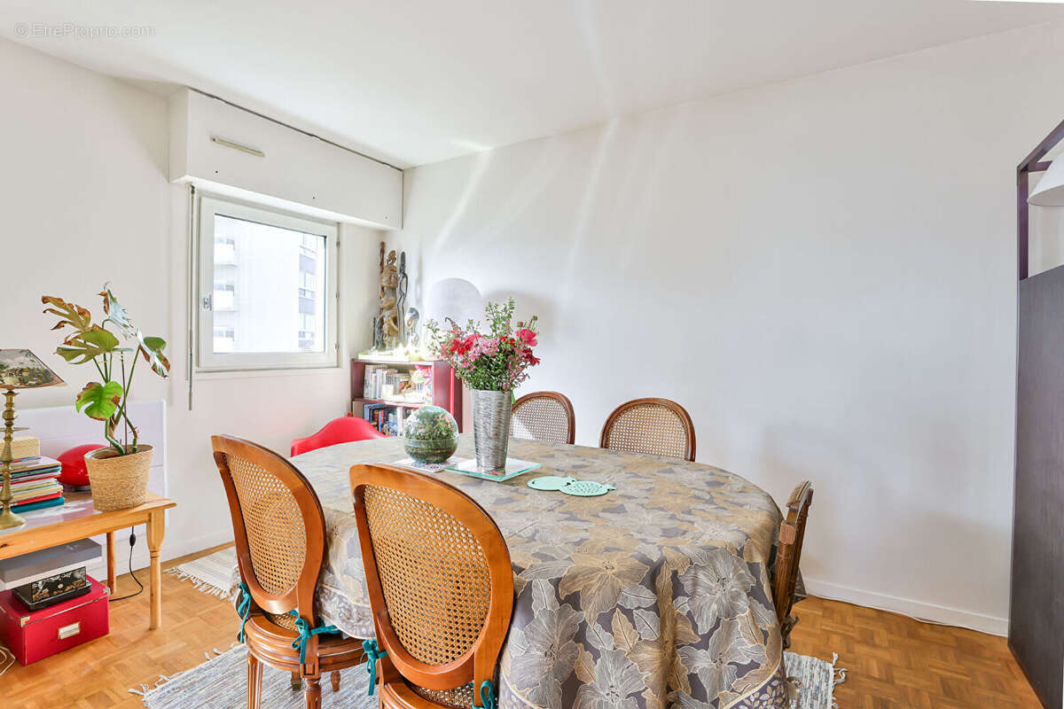 Appartement à PARIS-15E