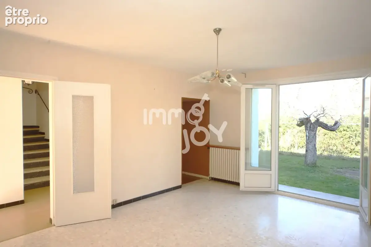 Maison de 103 m2, T5, jusqu'à 4 chambres, sur terrain de 590 m2. - photo 2
