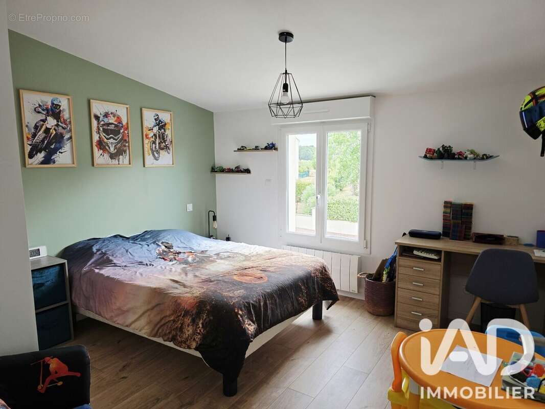 Photo 6