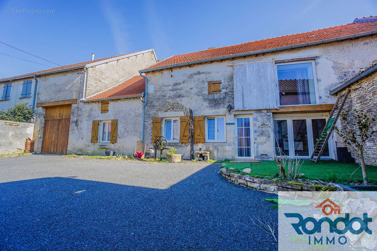 Maison à SACQUENAY