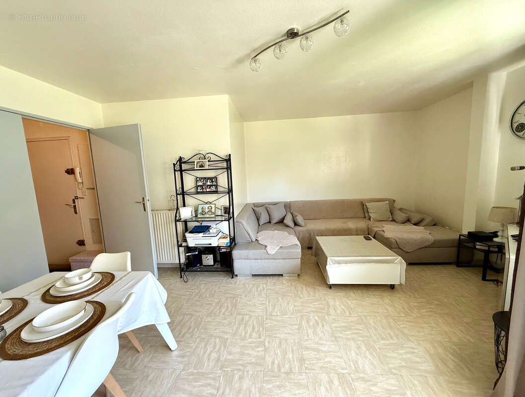 Appartement à MARSEILLE-6E