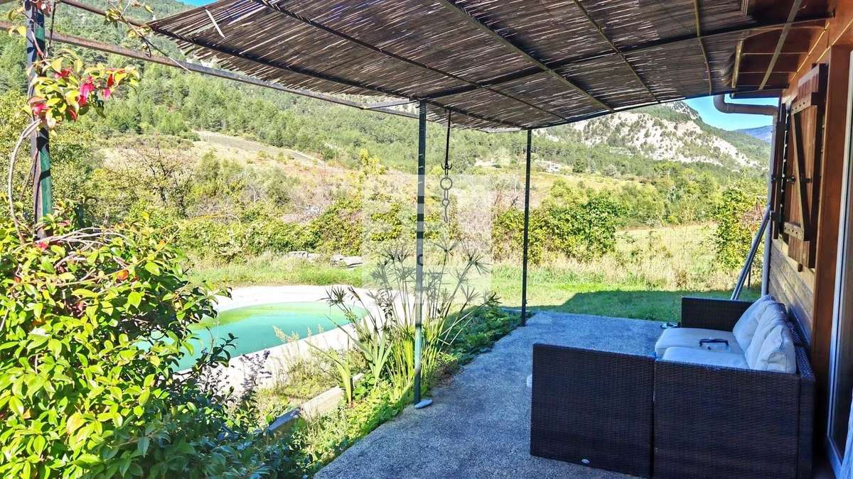 Maison à MIRABEL-AUX-BARONNIES