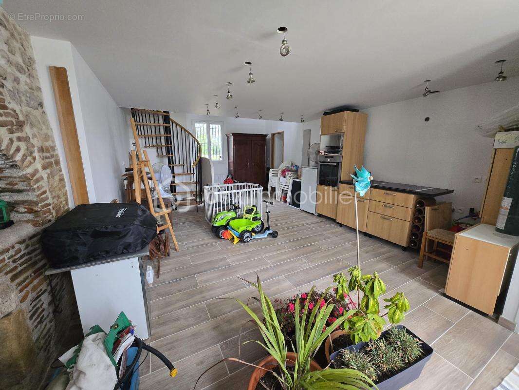 Maison à SAINT-MARTIN-DES-CHAMPS