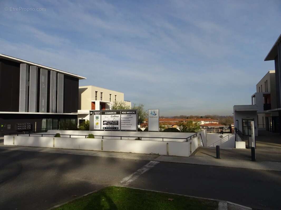 Commerce à AUZEVILLE-TOLOSANE