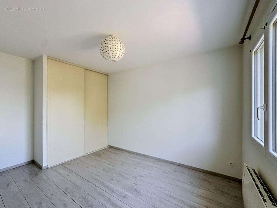 Maison à MOZAC