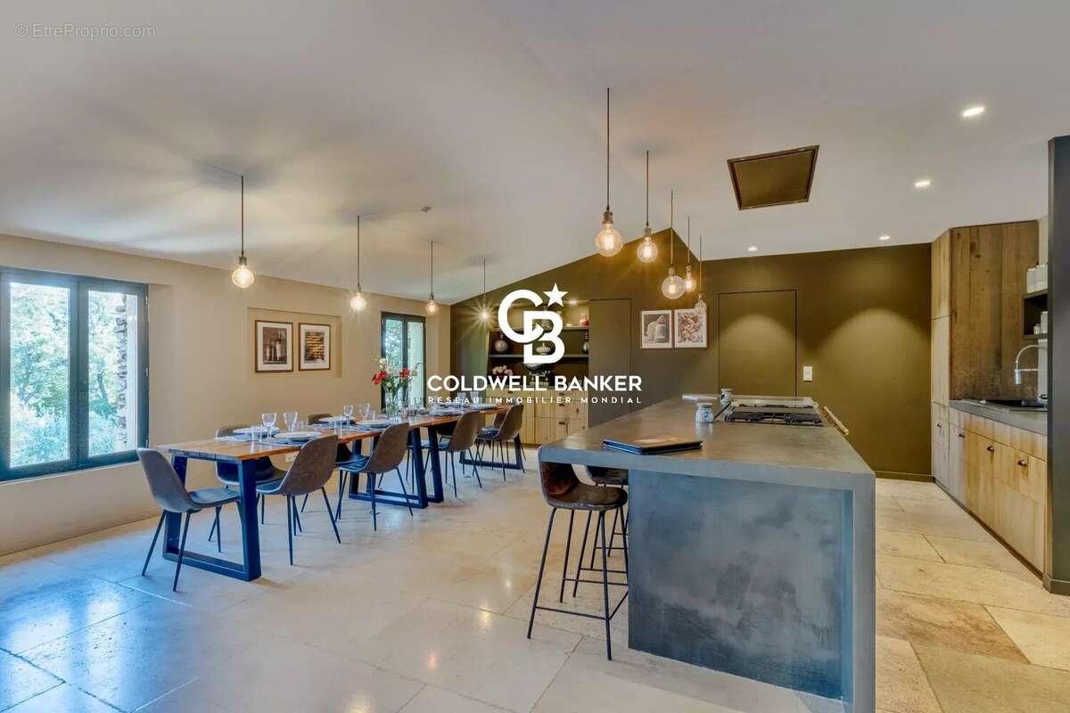 Maison à LA GARDE-FREINET