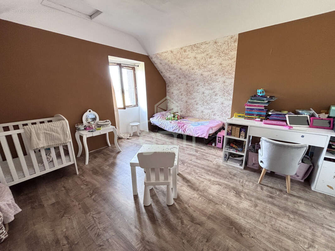 Maison 115 m² à Noyant-De-Touraine  - photo 3