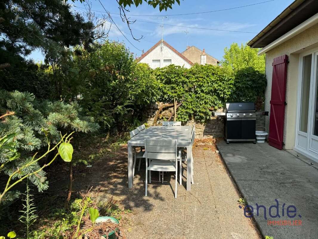 Maison 104 m² à Dompierre-Sur-Besbre  - photo 12