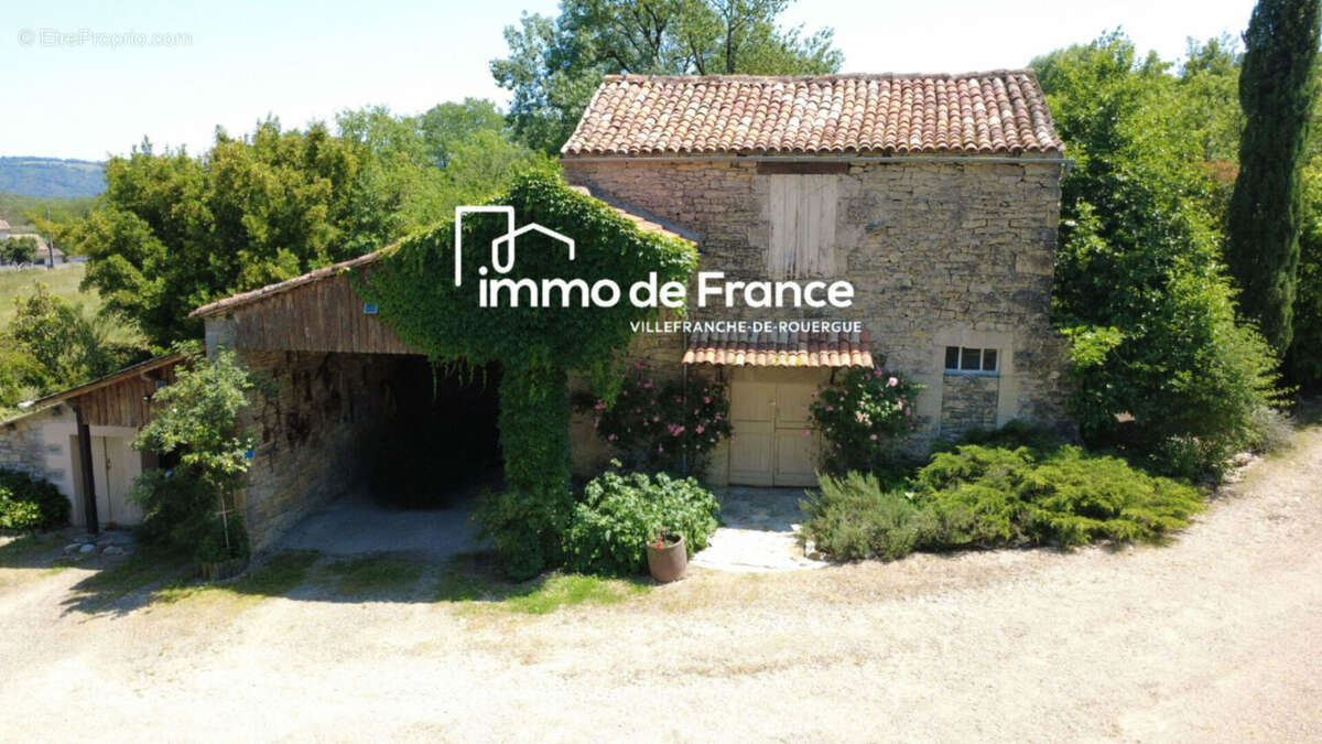 Propriété Villefranche de Rouergue, 168 m², 4 chambres, nombreuses dépendances sur 3816 m² de terrain clos attenant - photo 14