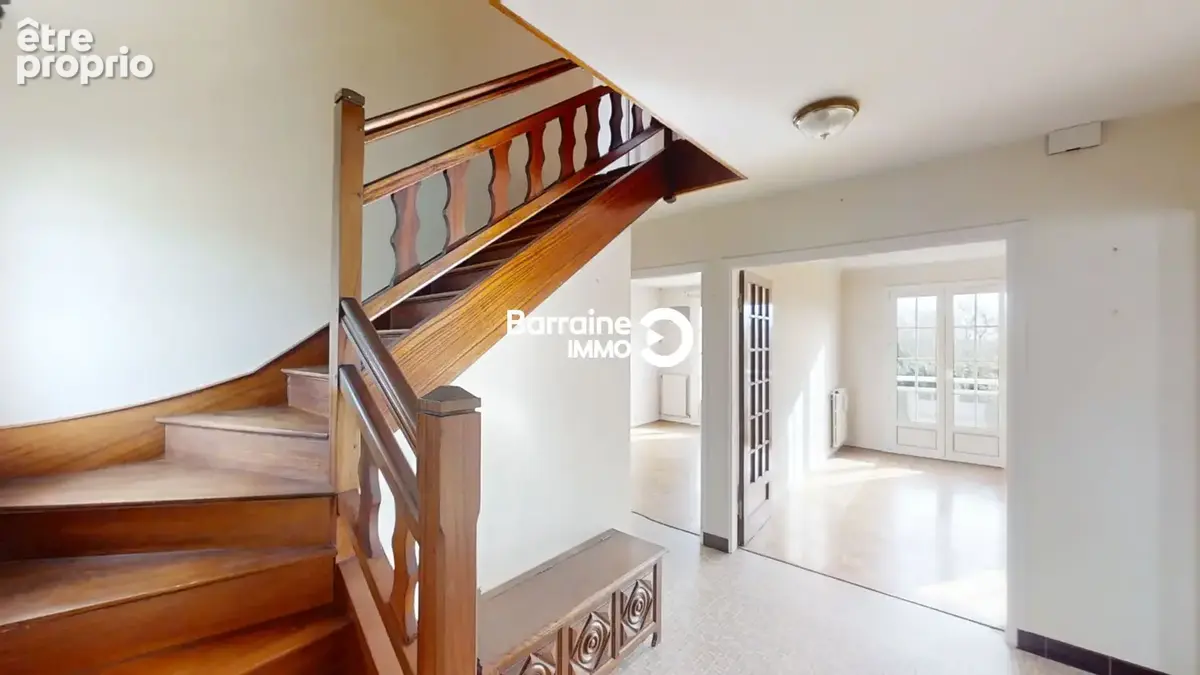 BARRAINE IMMO - A VENDRE : Maison familiale avec grand terrain arboré de 2 123 m² - Réf : CR00234 - photo 2