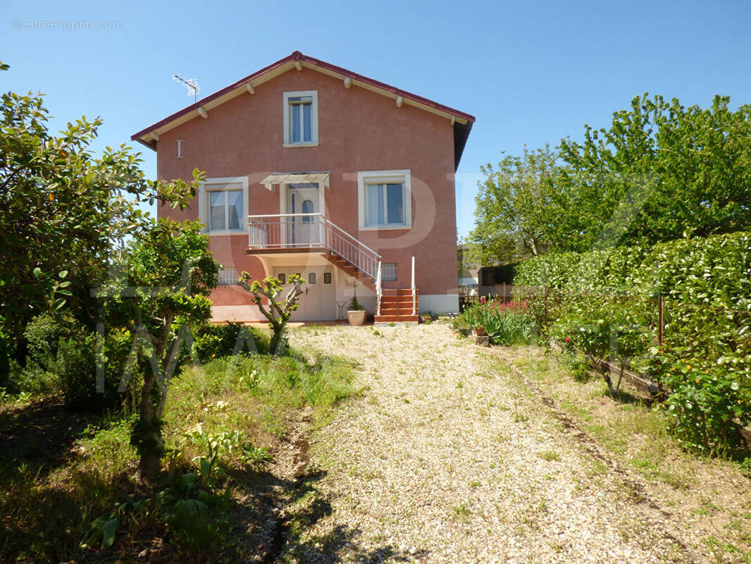 Maison à LABRUGUIERE