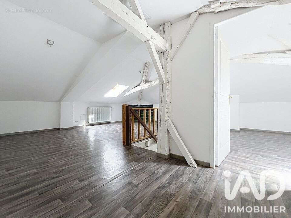 Maison 203 m² à Aubagnan  - photo 4