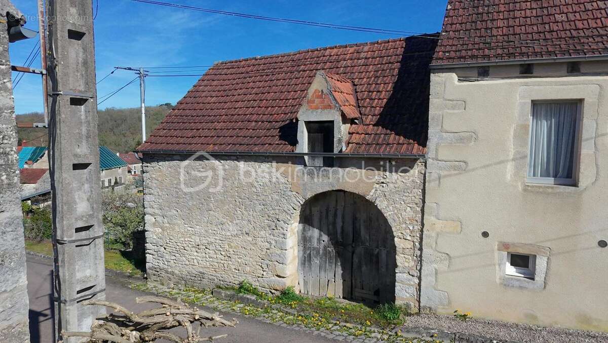 Ensemble de 3 lots de caractère à Massangis : 50 000 € - photo 7