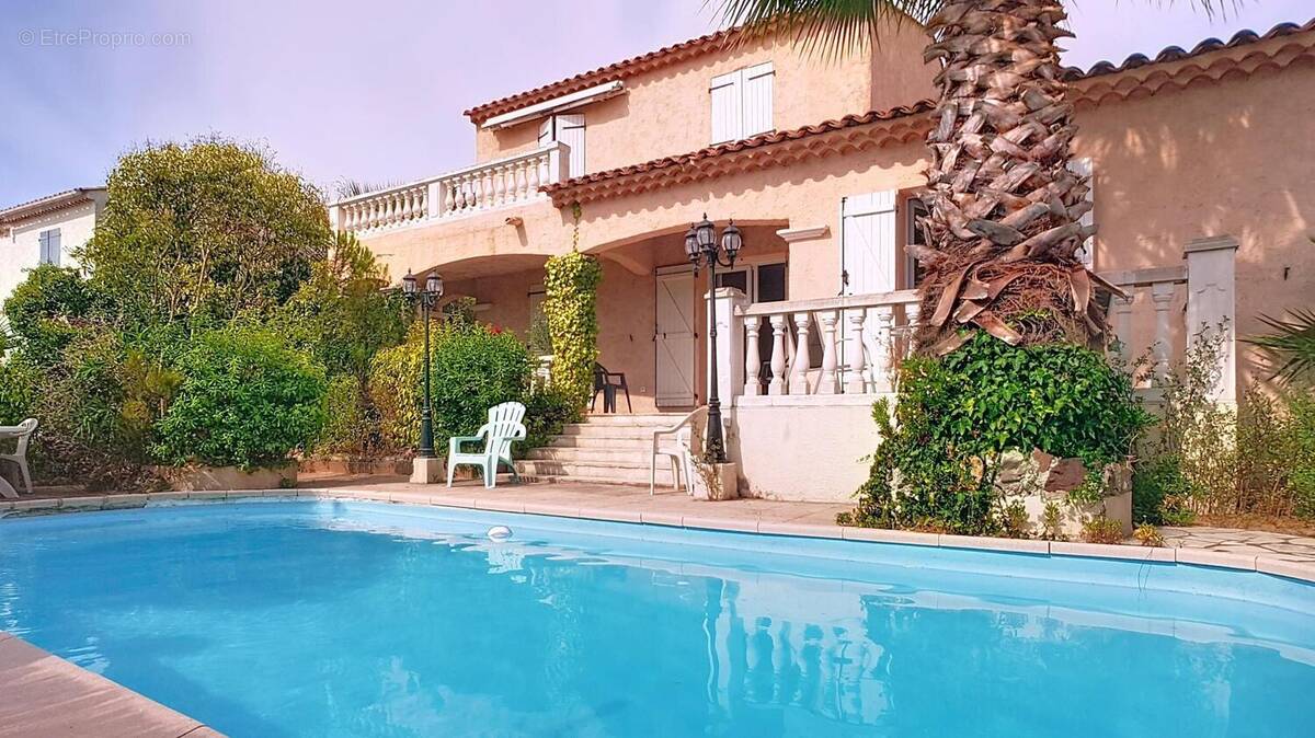 Photo 1 - Maison à FREJUS