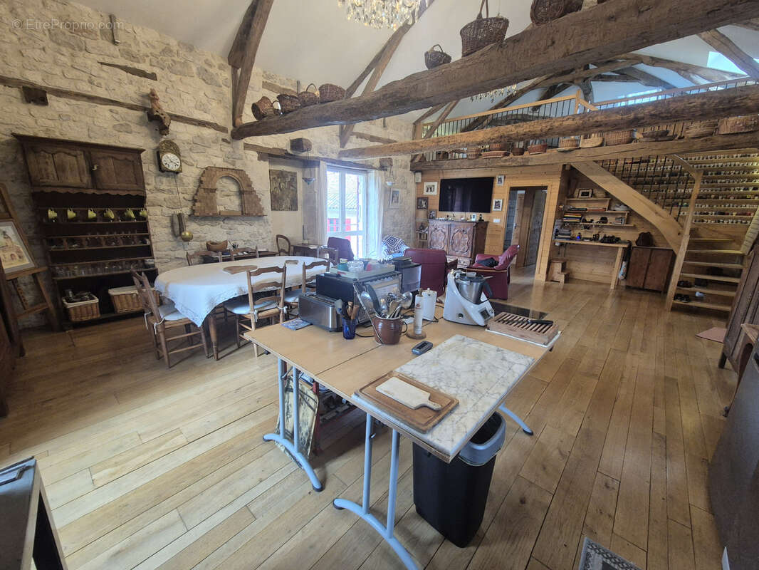 Maison à LAPENCHE