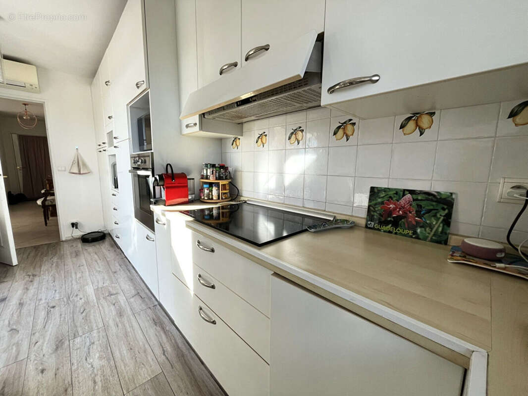 Appartement à SAINT-LAURENT-DU-VAR