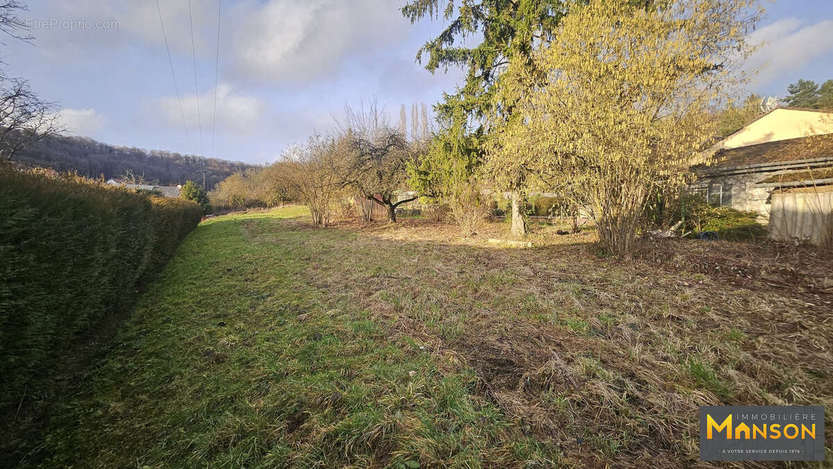 Terrain à NEUVES-MAISONS