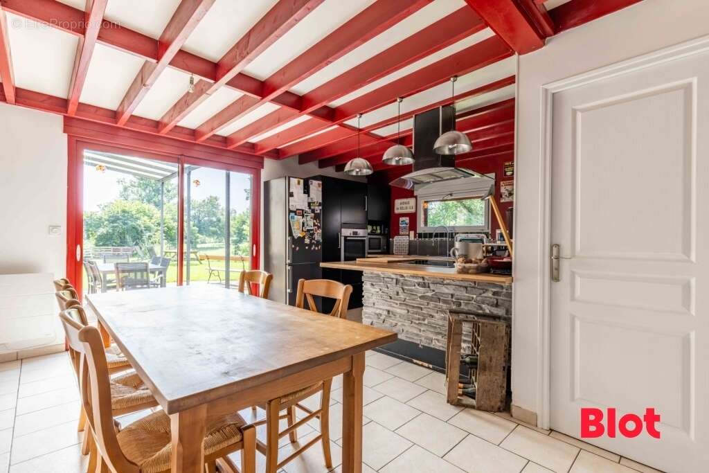 Maison 147 m² à Erce-Pres-Liffre  - photo 2