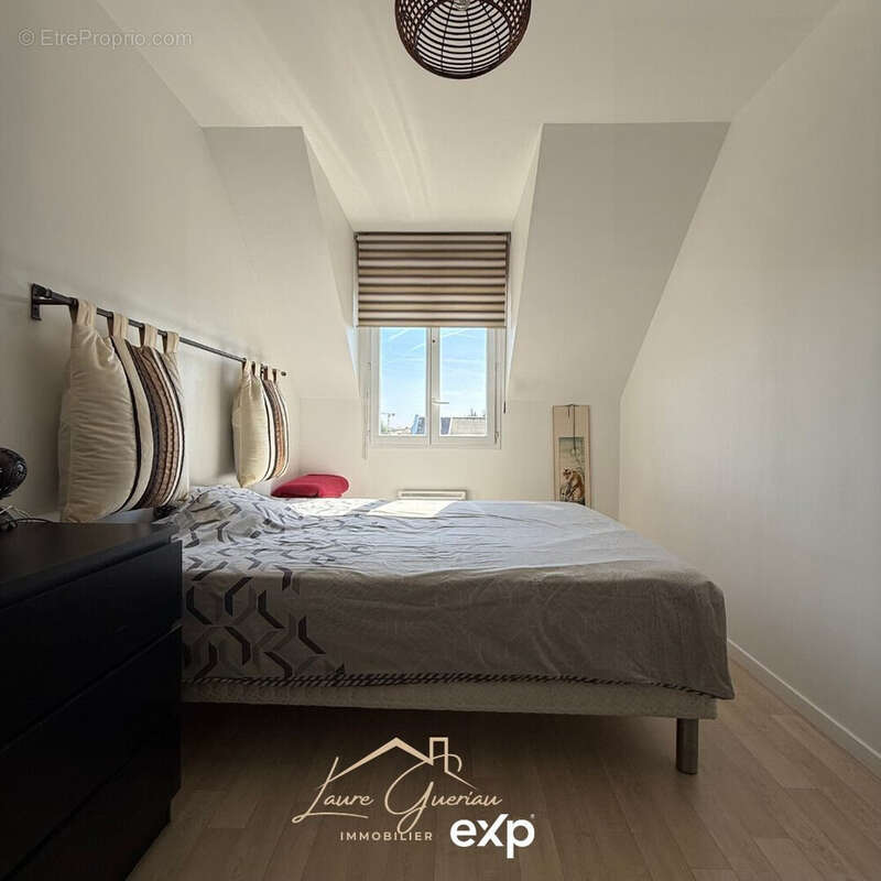 Chambre spacieuse et lumineuse  - Appartement à CHANTELOUP-EN-BRIE