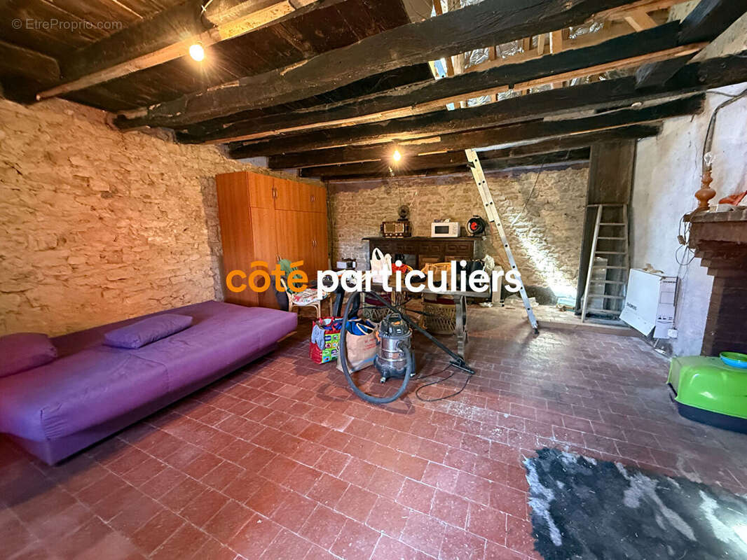 Maison à AUGY-SUR-AUBOIS