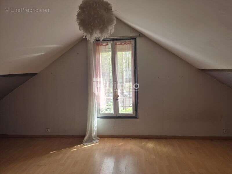 Maison à LES MUREAUX