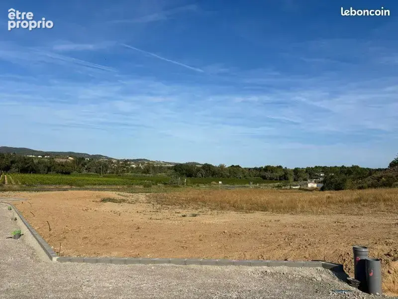 Terrain à LEUC