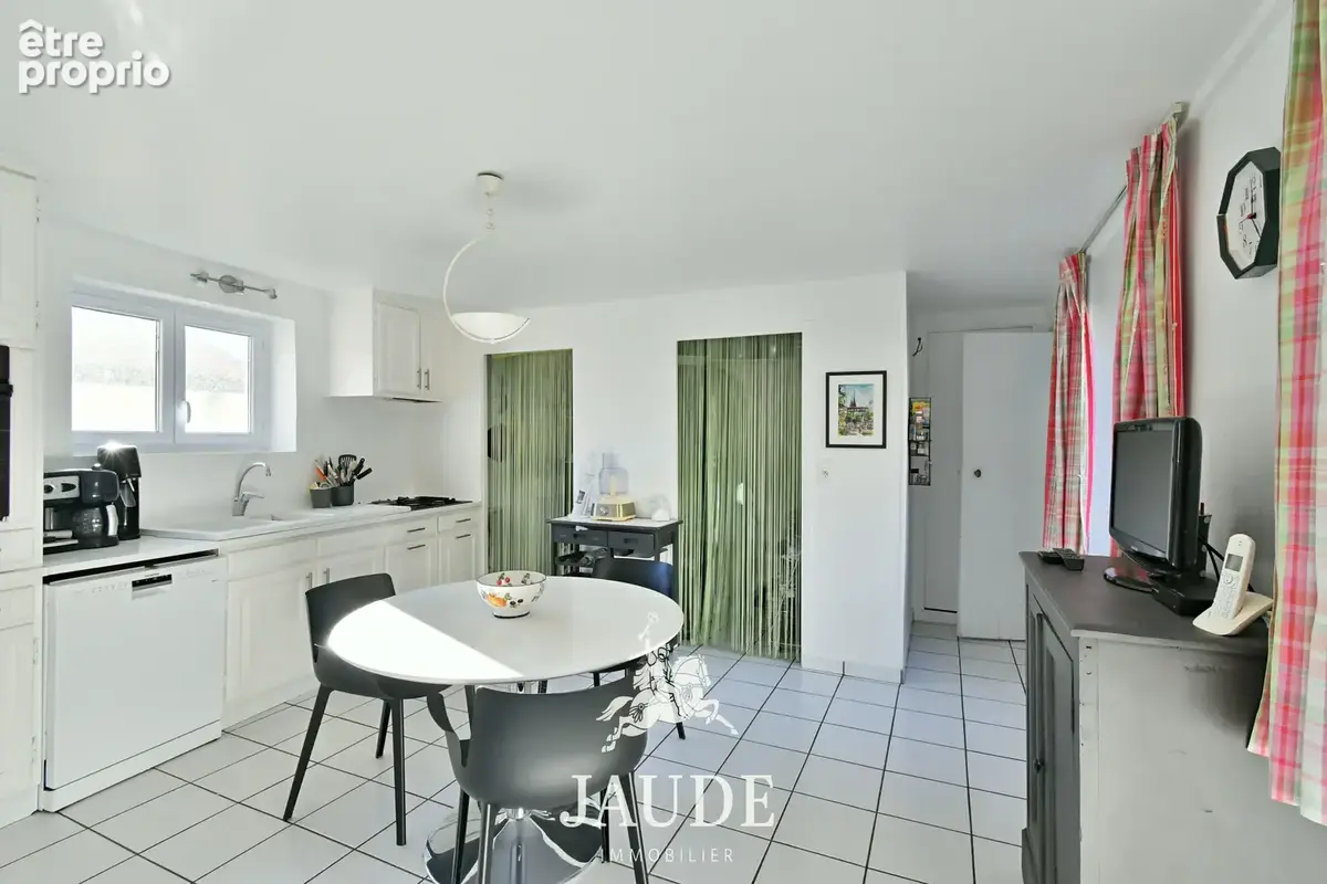 Appartement de caractère de 207 m2 en dernier étage avec vues dégagées   Plateau Central, Clermont-Ferrand - photo 4