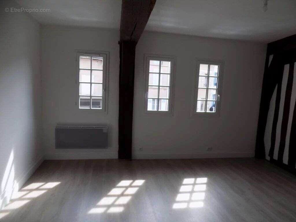 Appartement à HOUDAN