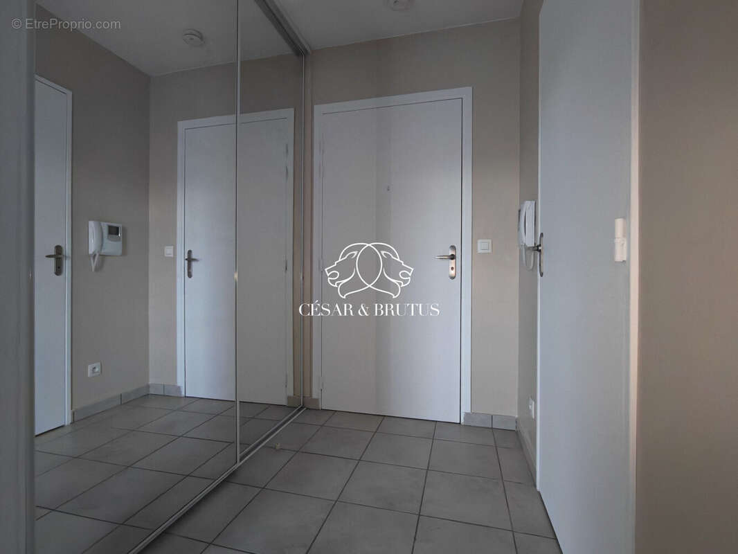 Appartement à VOURLES