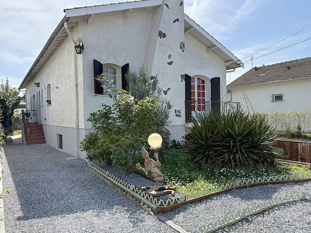Maison à VILLENAVE-D'ORNON