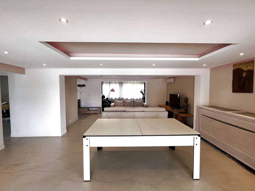 Maison à AMBARES-ET-LAGRAVE