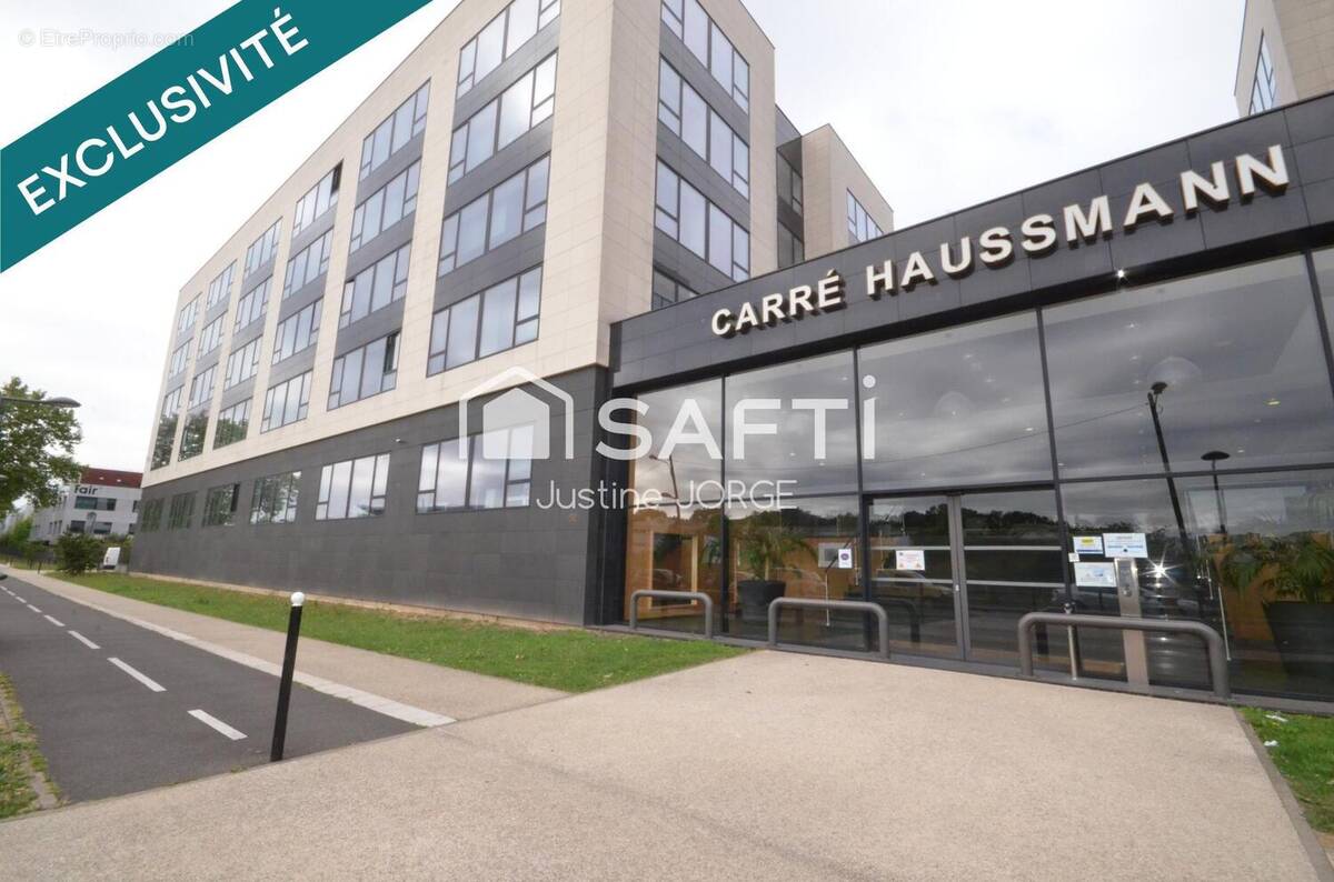 Photo 1 - Commerce à EVRY