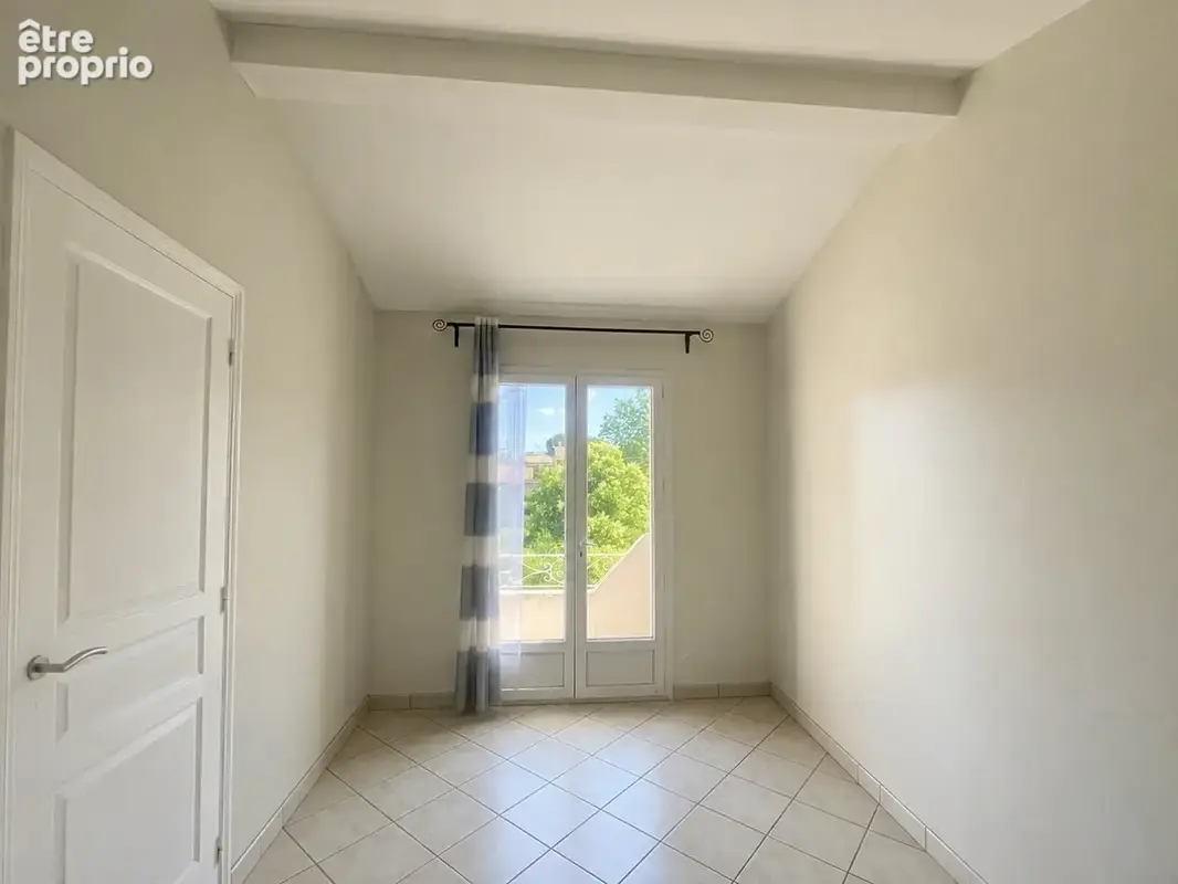 Villa familiale avec jardin, terrasses et garage - photo 5