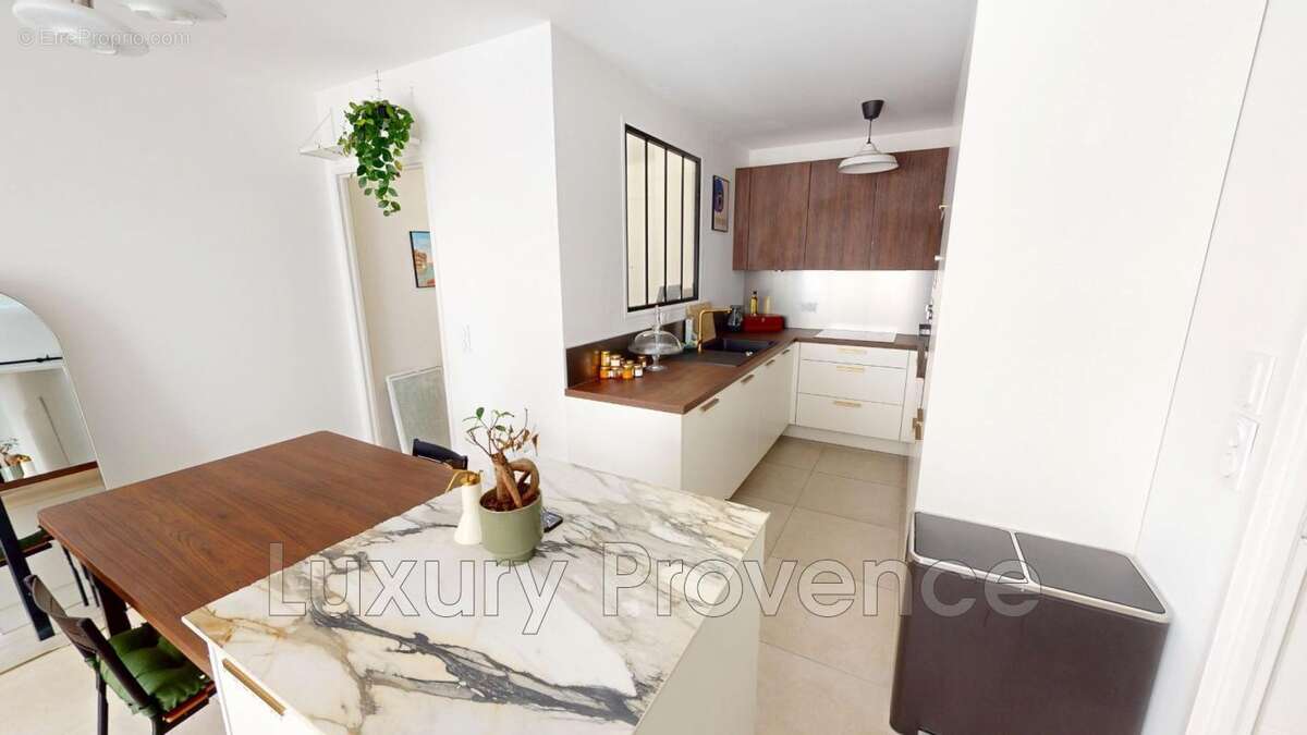 Appartement à GREASQUE