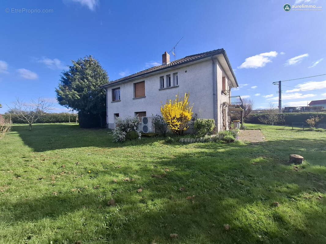 Maison à NERIS-LES-BAINS