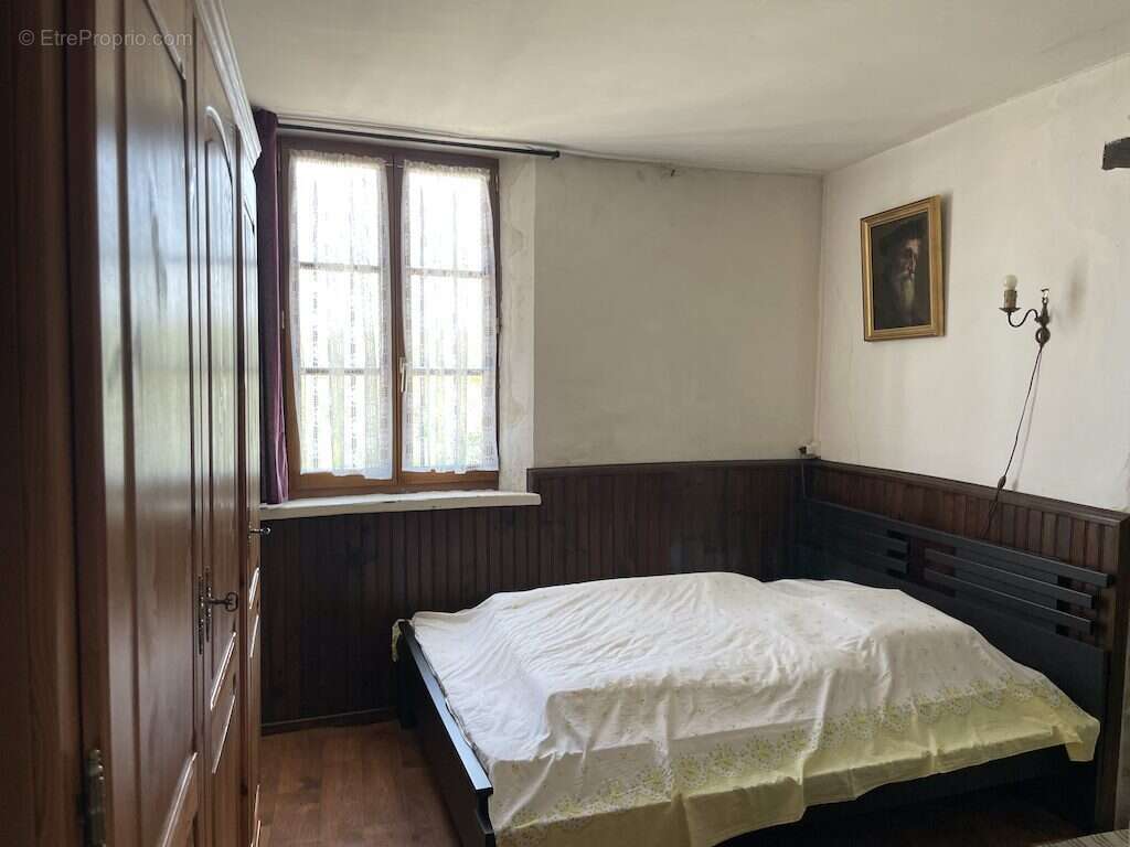 Chambre 1 - Maison à SAINT-HILLIERS